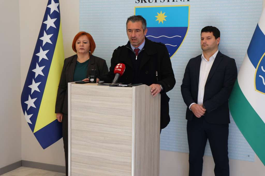 HRS traži žurno sazivanje tematske sjednice Skupštine HNK-a o stanju u obrazovanju