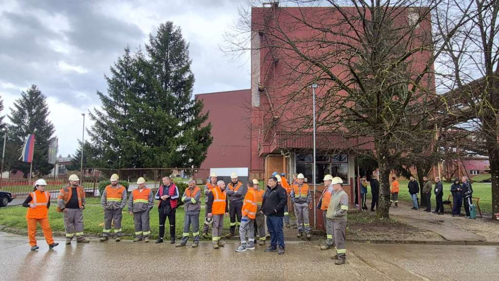 Radnici 'Nove Ljubije' počeli štrajk glađu, traže otpremnine, martovsku platu i regres