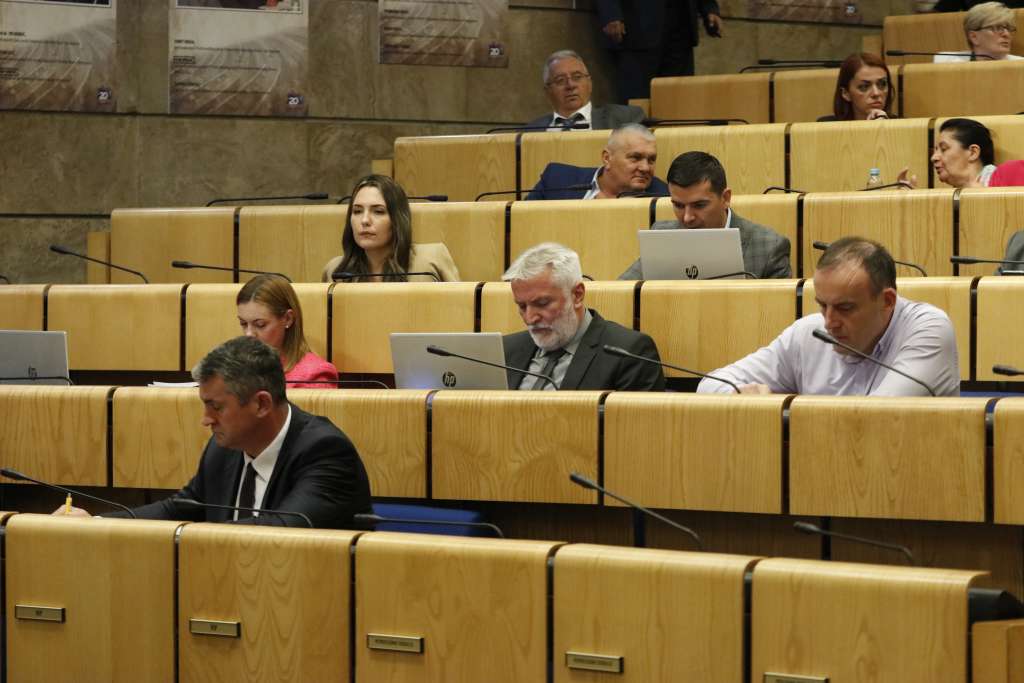Prekinuta sjednica Doma naroda Parlamenta FBiH