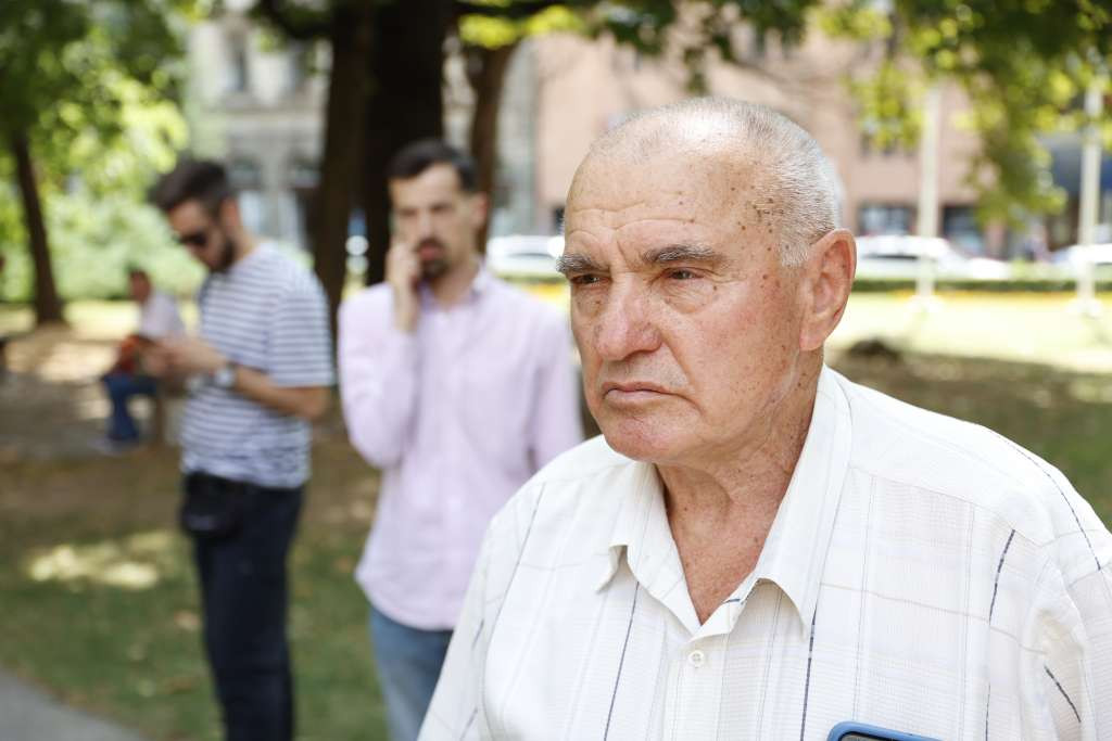 Pinjo: Poljoprivrednici zaustavljeni na prilazima gradu