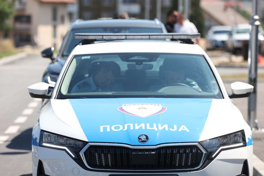 Prijedorčanin pucao u dvorištu, u pretresu kuće pronađeni puška i bomba