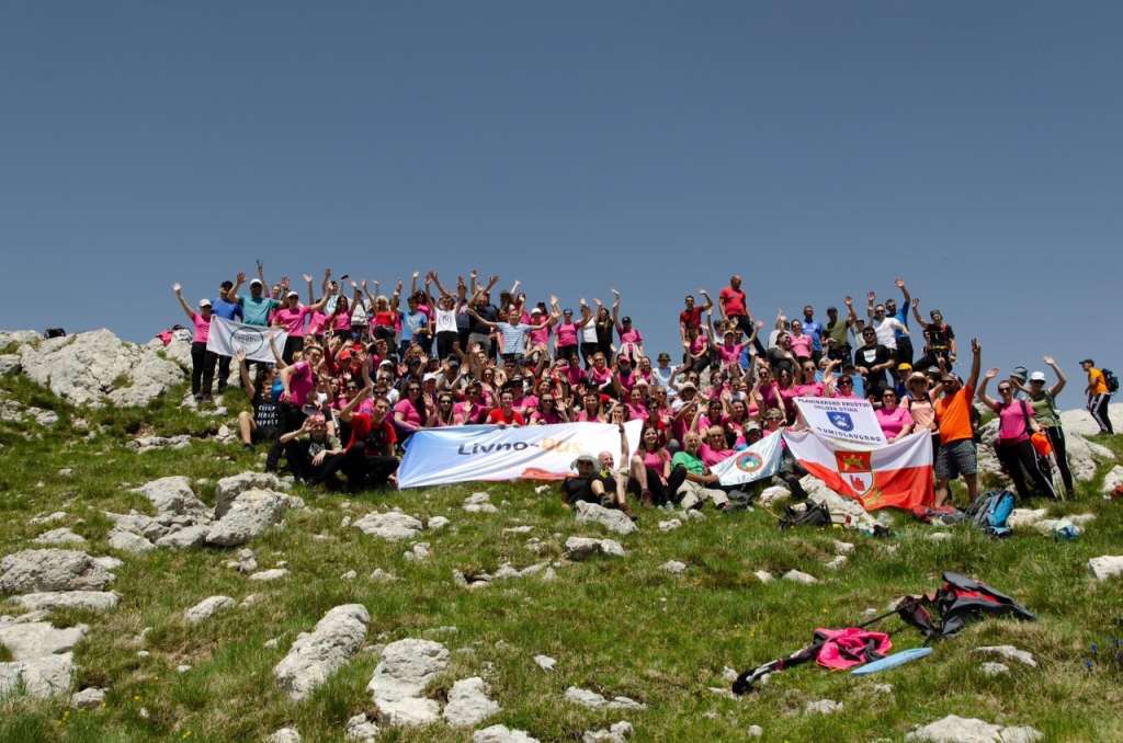 Rekordan broj planinara u pohodu '100 žena na Kamešnici'