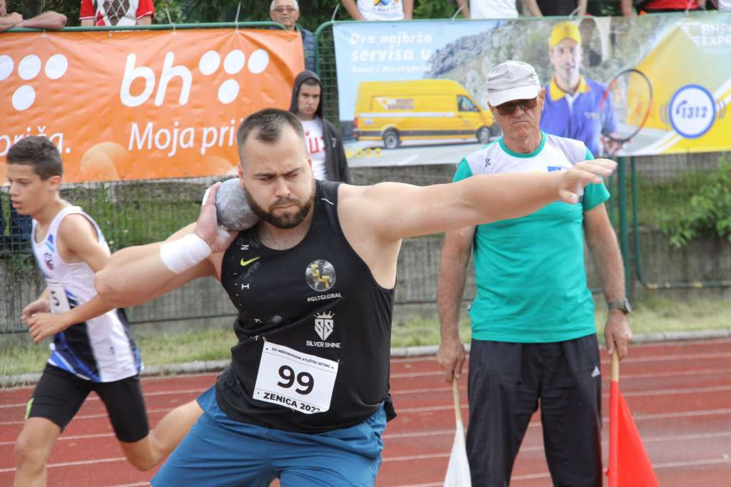 Pezer pobijedio u bacanju kugle na 13. atletskom mitingu "Zenica 2022"