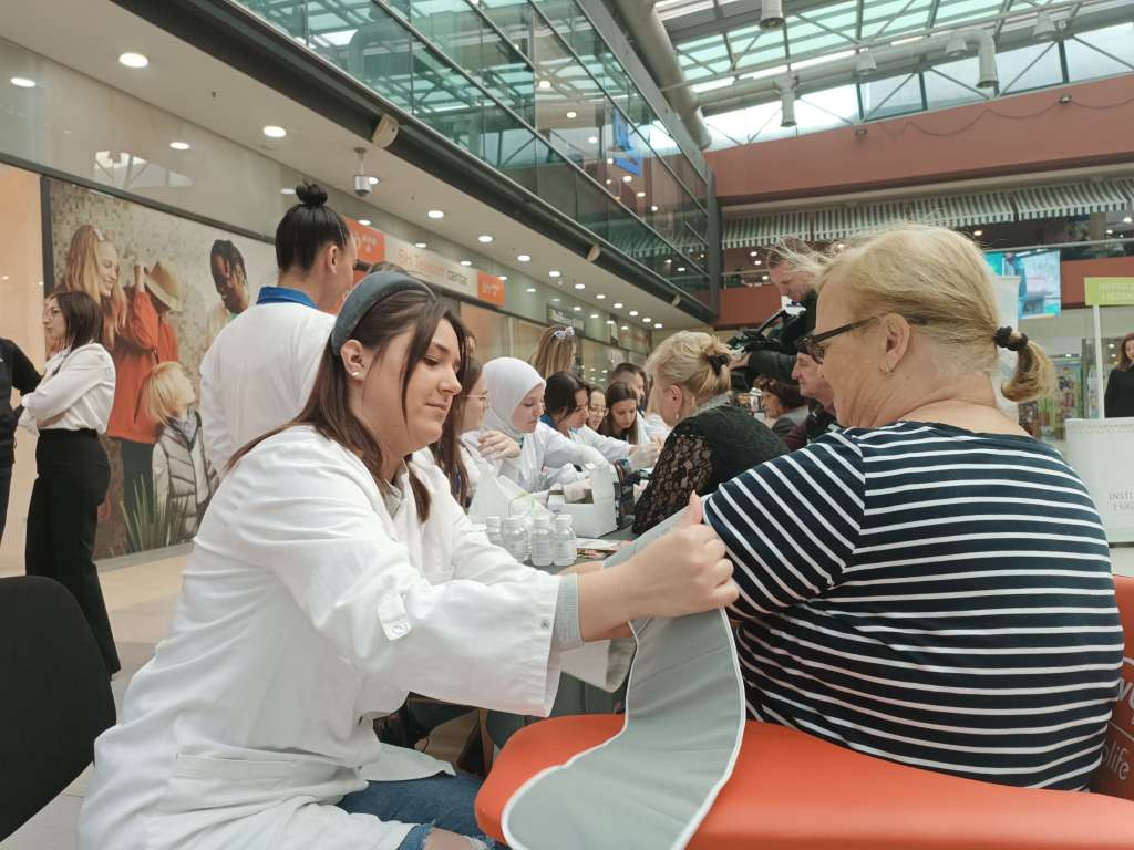 Oboljeli od dijabetesa tip 1 u KS imat će pravo na refundiranje senzora za  mjerenje glukoze