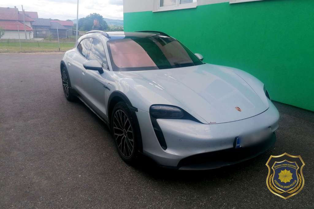 Na području Zeničko-dobojskog kantona pronađeno otuđeno skupocjeno vozilo