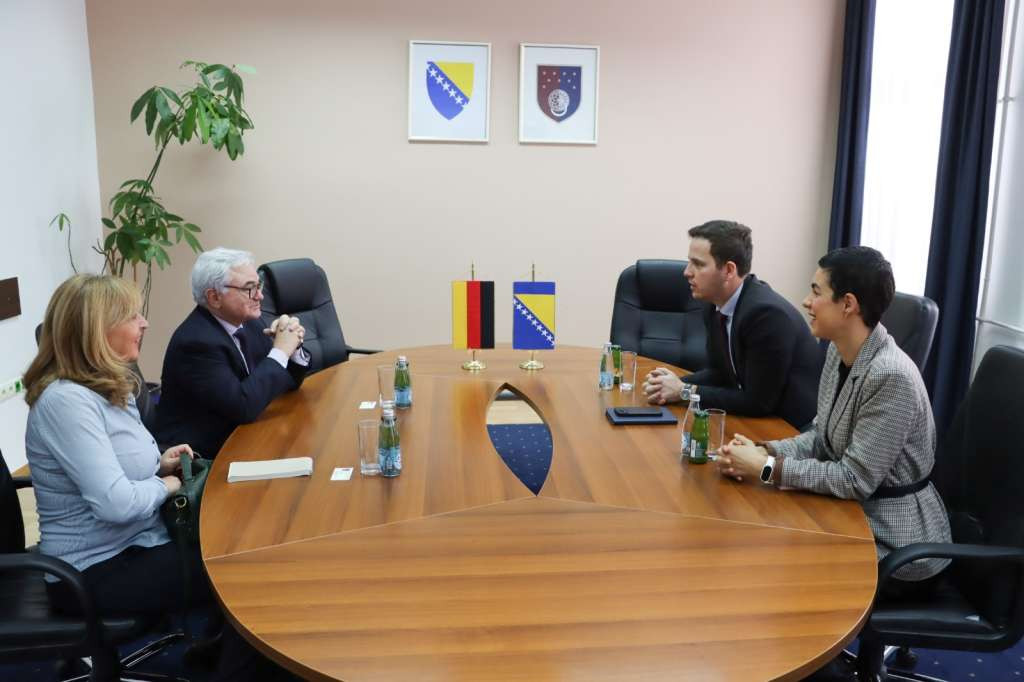 Premijer Uk i ambasador Grannis razgovarali o saradnji i evropskom putu BiH