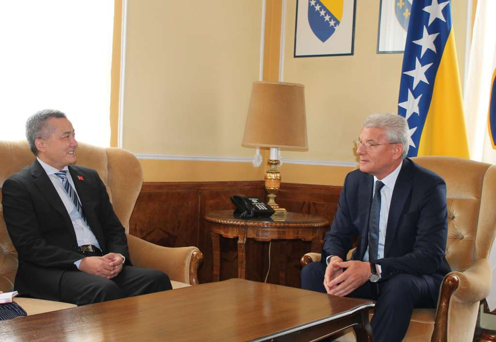Džaferović i Ji Ping o potencijalnim modalitetima jačanja ekonomske saradnje NR Kine i BiH