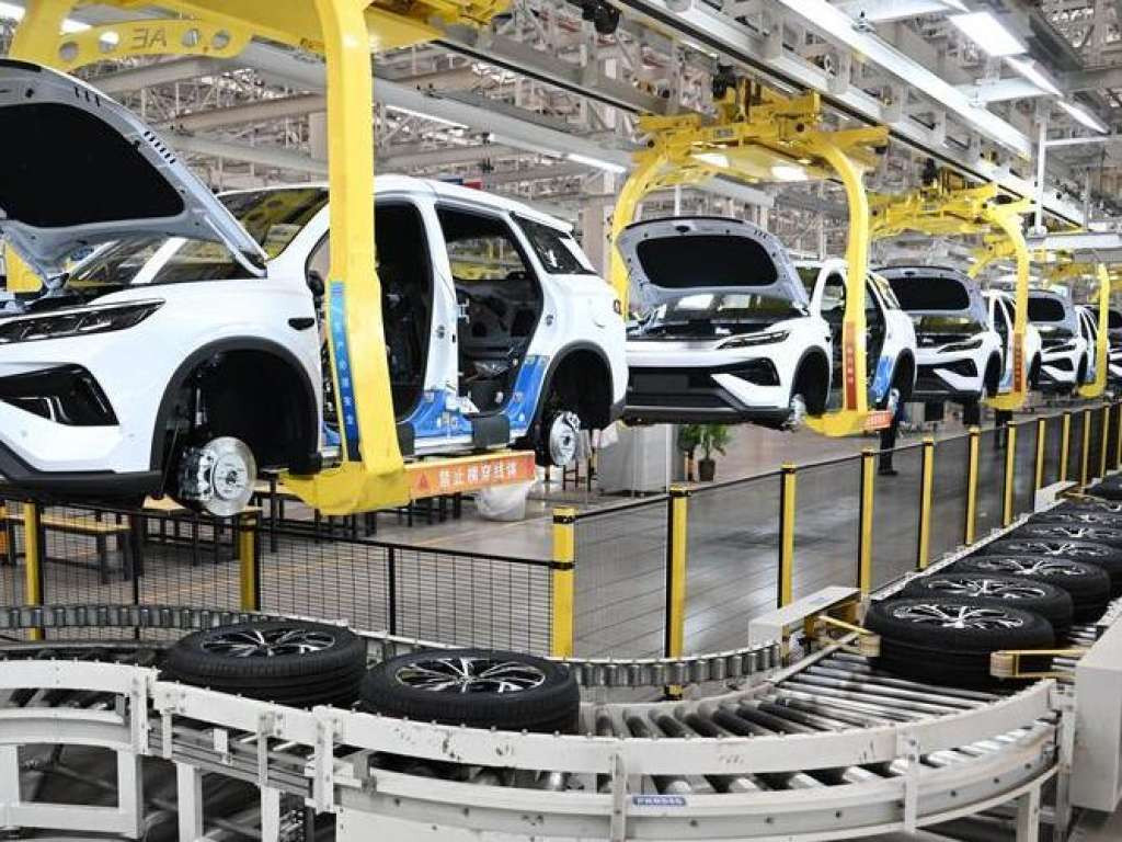 Kineska vanjska trgovina zabilježila rekordni suficit u 2025.