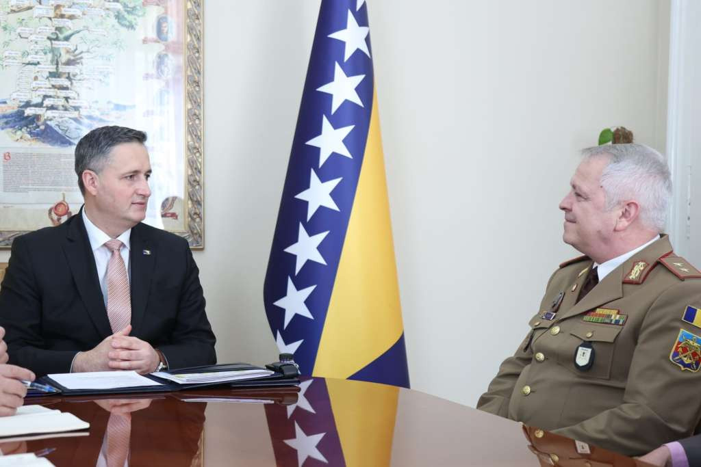 Bećirović: Temeljna uloga EUFOR-a zaštita nezavisnosti, suvereniteta i državnih granica BiH
