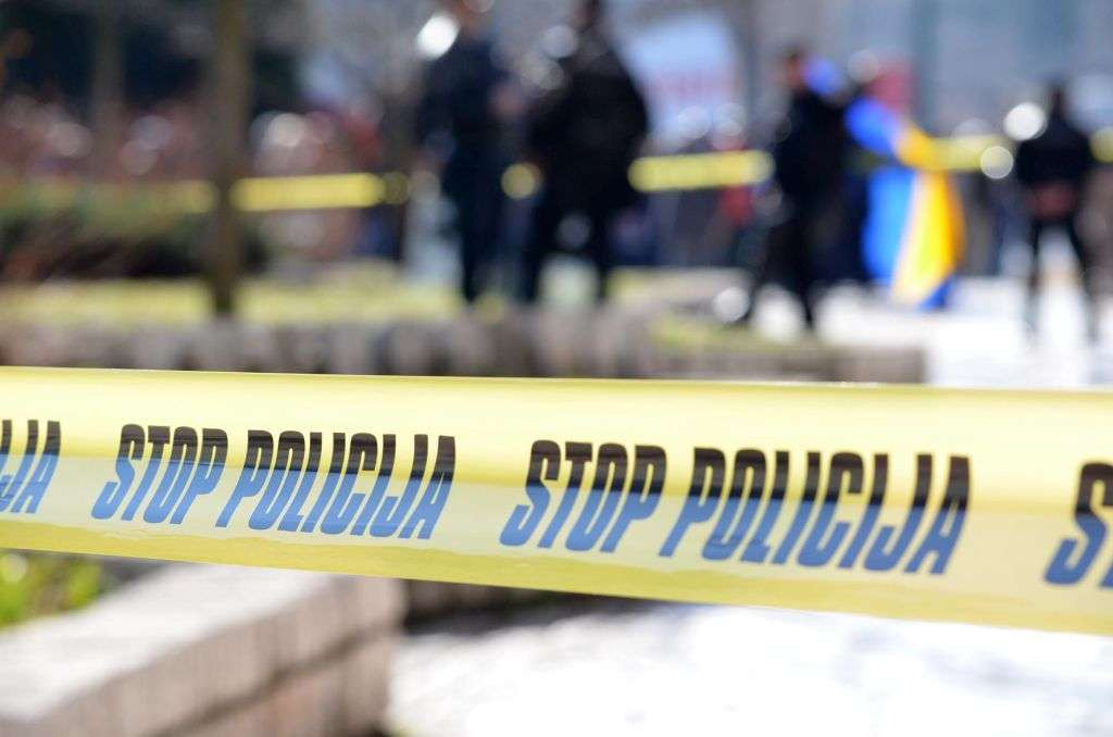 Policija istražuje slučaj nasilne smrti žene, uhićen muškarac