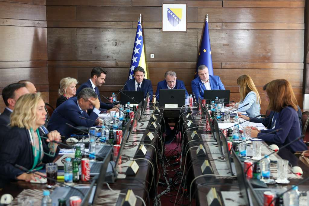 Vlada FBiH: Donesena Uredba o jednokratnoj novčanoj pomoći, po 200 KM za korisnike prava boračko-invalidske zaštite