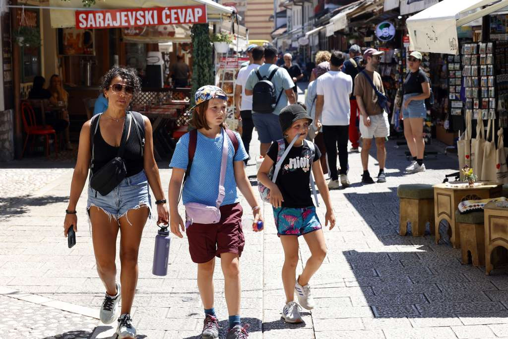 U junu u Federaciji BiH 150 hiljada turista, 6,6 posto manje nego u istom mjesecu lani