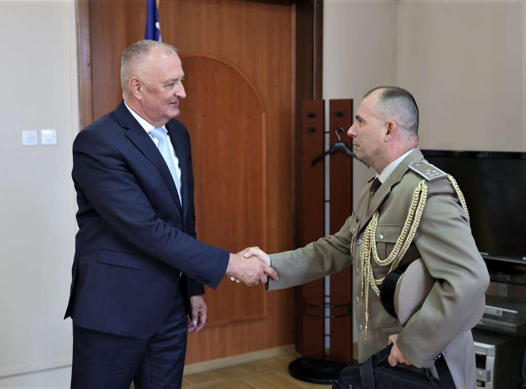 Helez održao vanredne konsultacije s vojnim atašeom Bosne i Hercegovine u Republici Srbiji