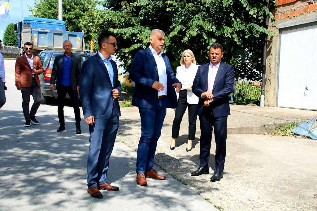Hurtić u Sapni s predstavnicima lokalne i kantonalne vlasti o infrastrukturnim projektima