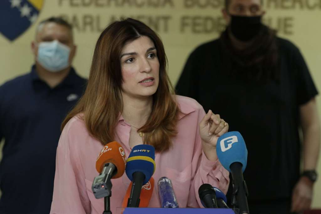 Ćudić u Berlinu oštro kritikovala međunarodnu zajednicu