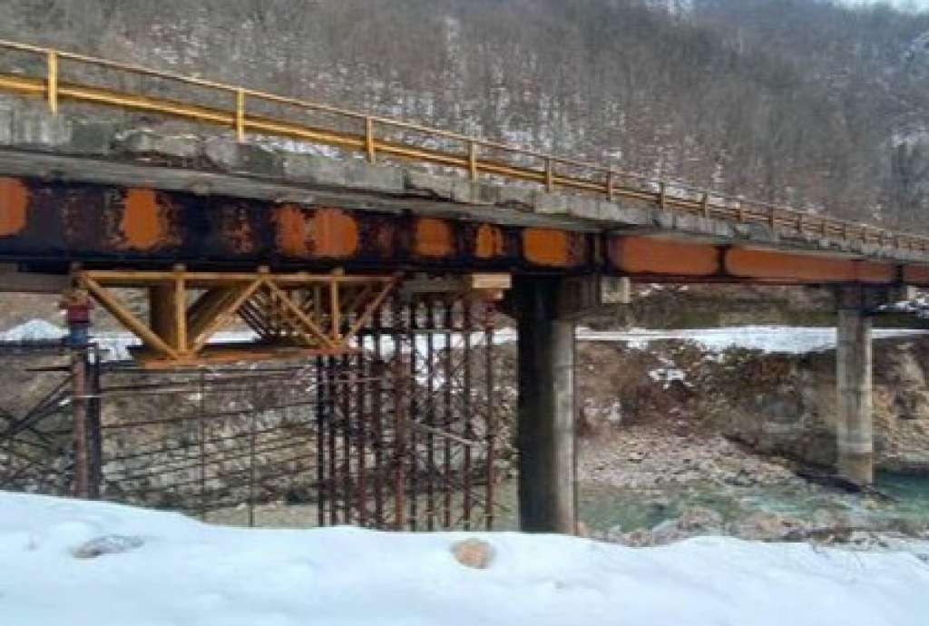 Alarmantna situacija na putu Rogatica - Ustiprača: Vozači svakodnevno izloženi opasnostima