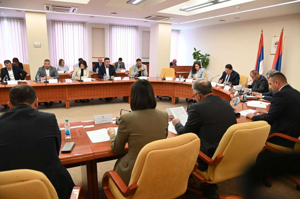 Sjednica NSRS-a 22. juna, Stevandić spreman “progutati žabu, pa čak i krokodila”