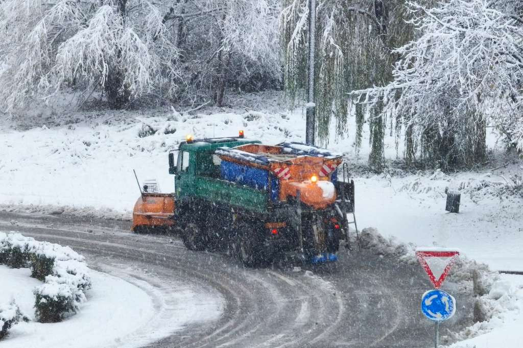 KJKP Rad - Zimska služba na terenu, 36 vozila čisti saobraćajnice