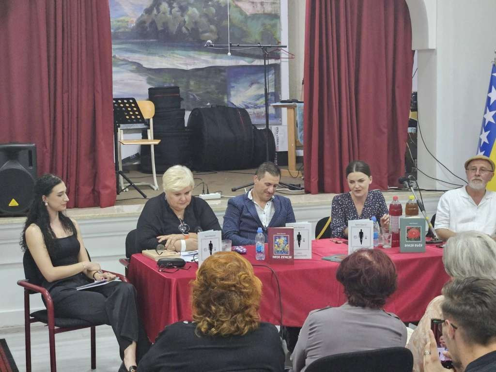 Novom knjigom Samir Elezović nastavlja istraživati teme identiteta, pripadnosti i odrastanja