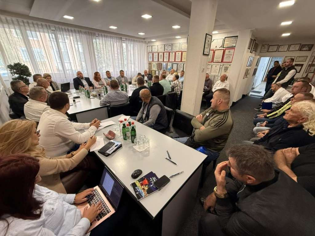 Taksisti iz cijele BiH najavili oštre mjere protiv nelegalnih aplikacija za prijevoz