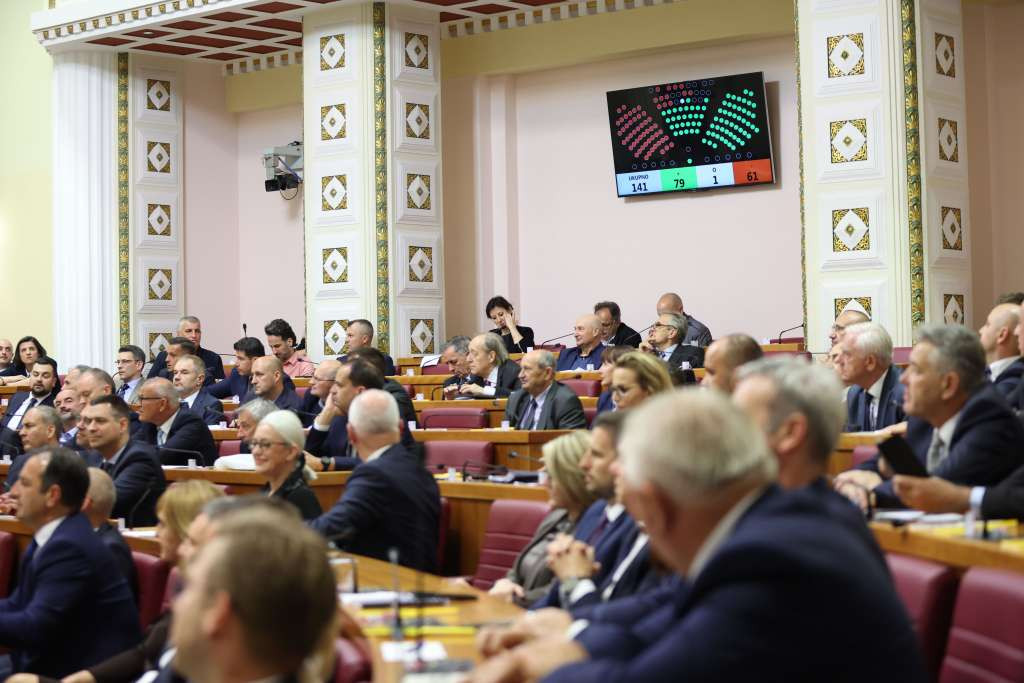 Izabrani suci Ustavnog suda Hrvatske, prisegnuli pred Milanovićem