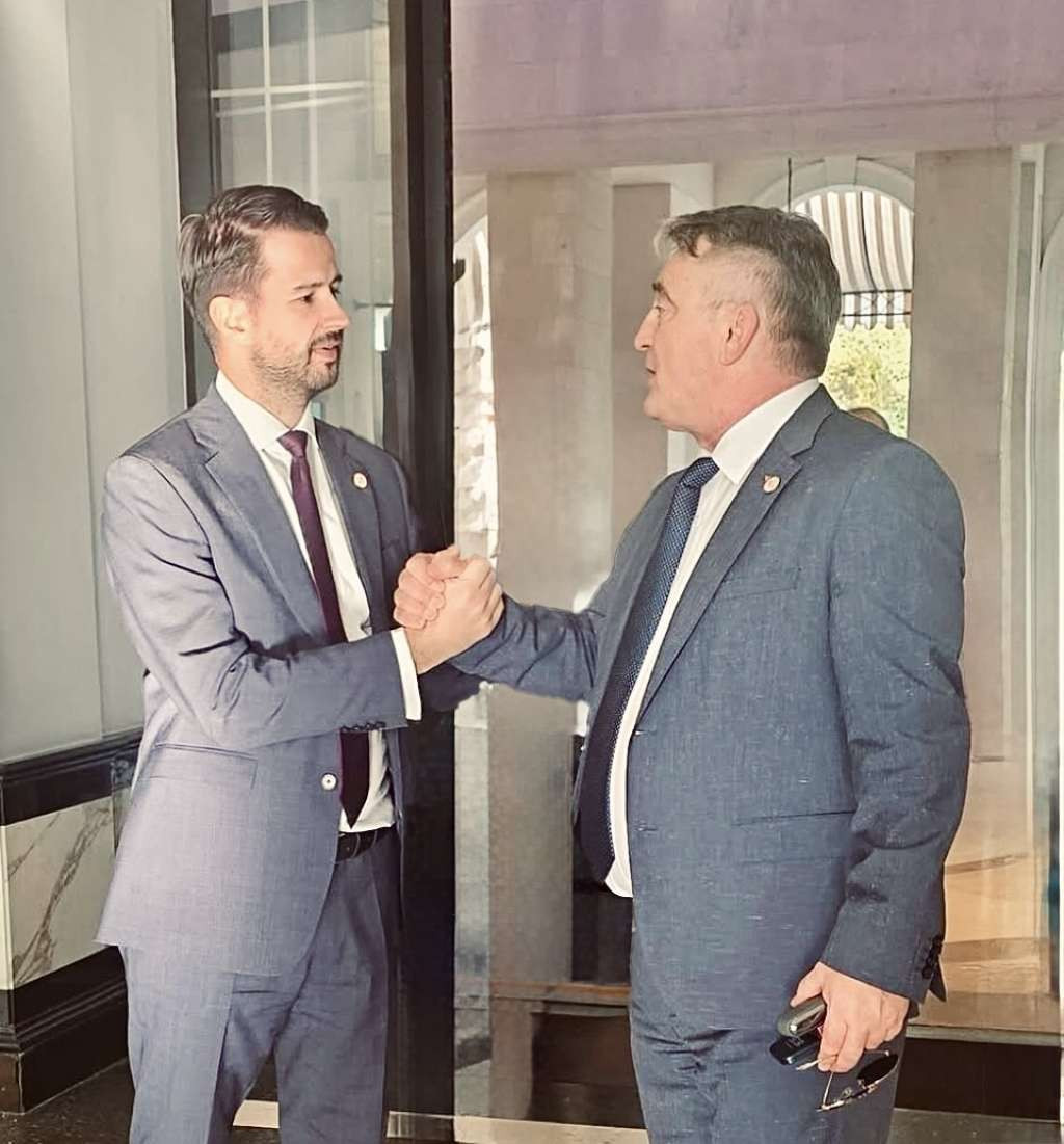 Komšić izrazio saučešće povodom masakra na Cetinju