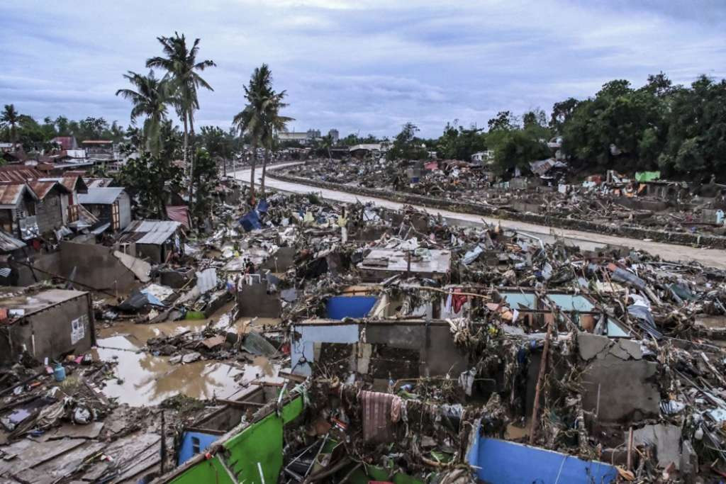 Broj žrtava tajfuna Kalmaegi na Filipinima porastao na 93, dok se preživjeli suočavaju s razaranjem