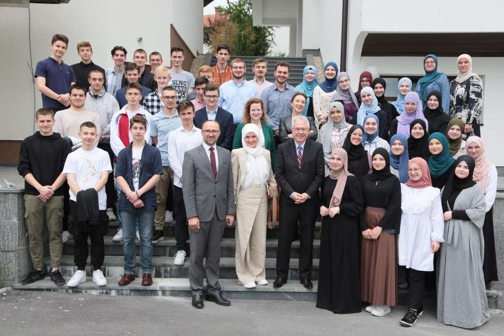 Ambasador Murphy u posjeti Medresi 'Osman-ef. Redžović' u Visokom