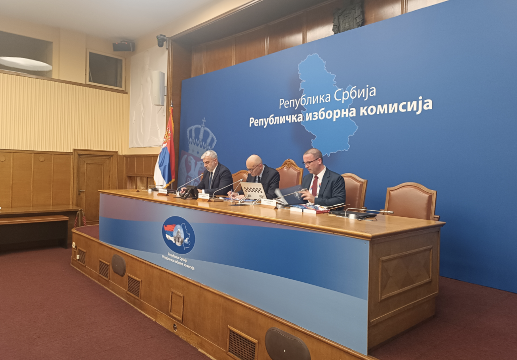 Neizvjesnost u Srbiji uoči objave prvih izbornih rezultata