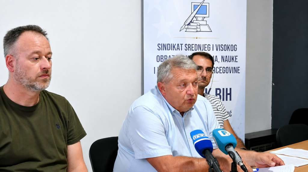 Sindikat USK-a pred štrajkom - Profesor sa VII stepenom zaradi 1.736 KM, zaposlenik sa IV 2.575 KM