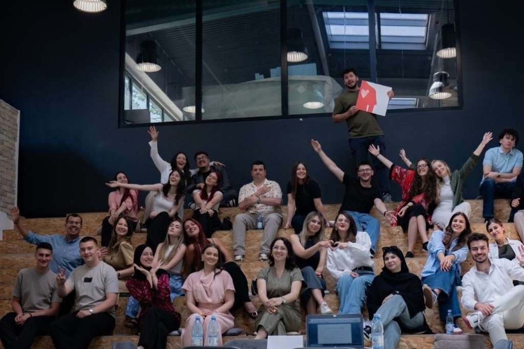 Vijeće mladih FBiH poziva na strateško i transparentno ulaganje u mlade