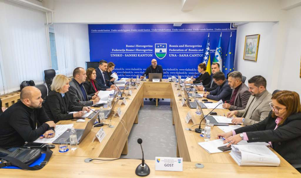 Vlada USK-a: Sredstva podrške javnim kuhinjama i školama