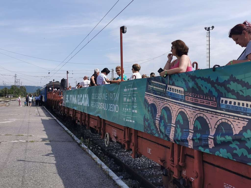 Vožnja vozom kroz krajolik Une za kraj 51. Una regate