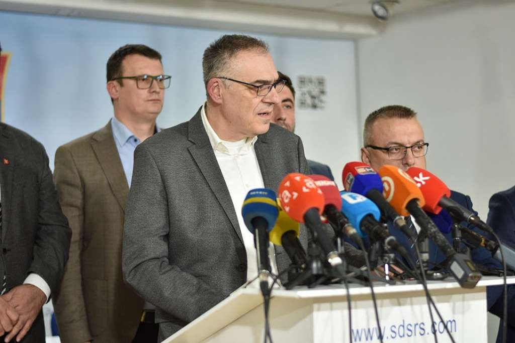 Miličević: Narod je postao talac jednog čovjeka