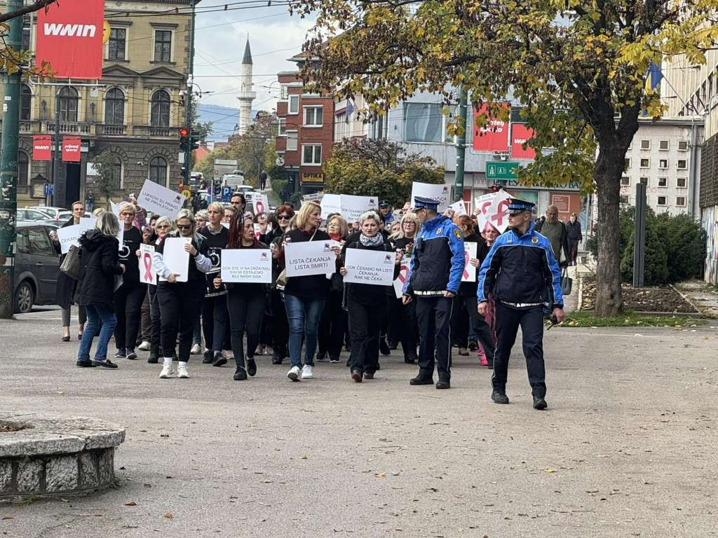 Udruženje "Renesansa" organizovalo performans pod nazivom "Pet do 12"
