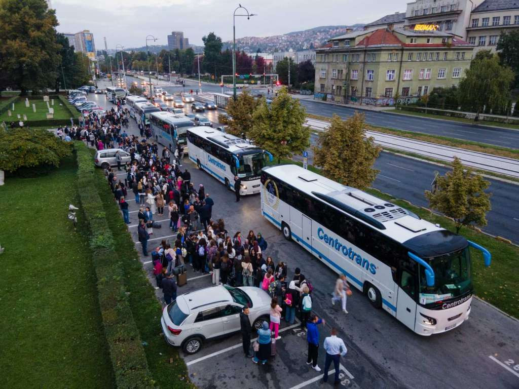 Studijska posjeta 'Od rata do mira' za učenike prvih razreda srednjih škola u KS