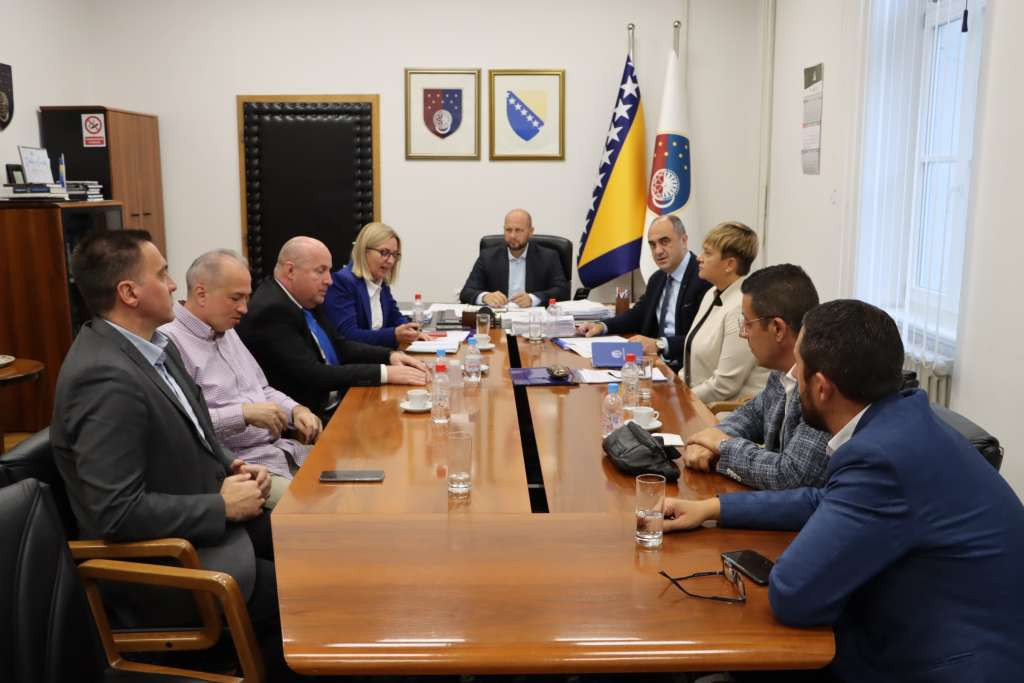 Održan sastanak o rješavanju problema liste čekanja za onkološke pacijente u KS