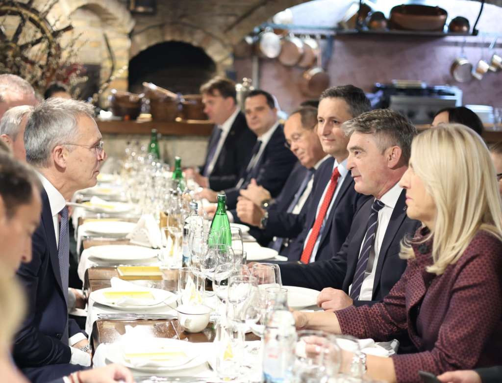 Stoltenberg održao sastanak i radnu večeru s članovima Predsjedništva BiH