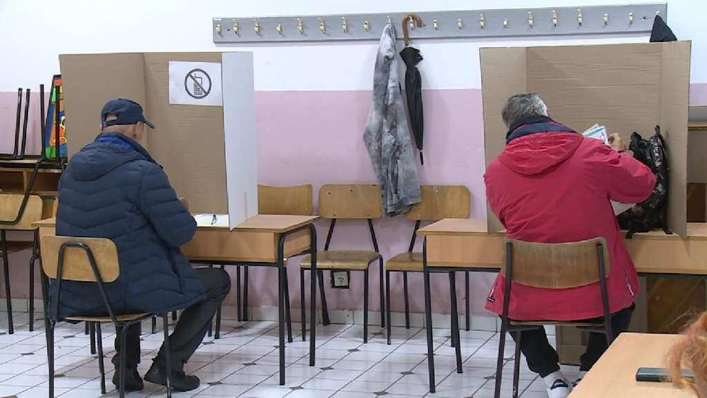U Bihaću otvoreno 81 redovno biračko mjesto, izlaznost za sada slaba