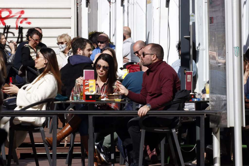 Sunčano uz umjerenu oblačnost, dnevna temperatura između 18 i 24 stepena