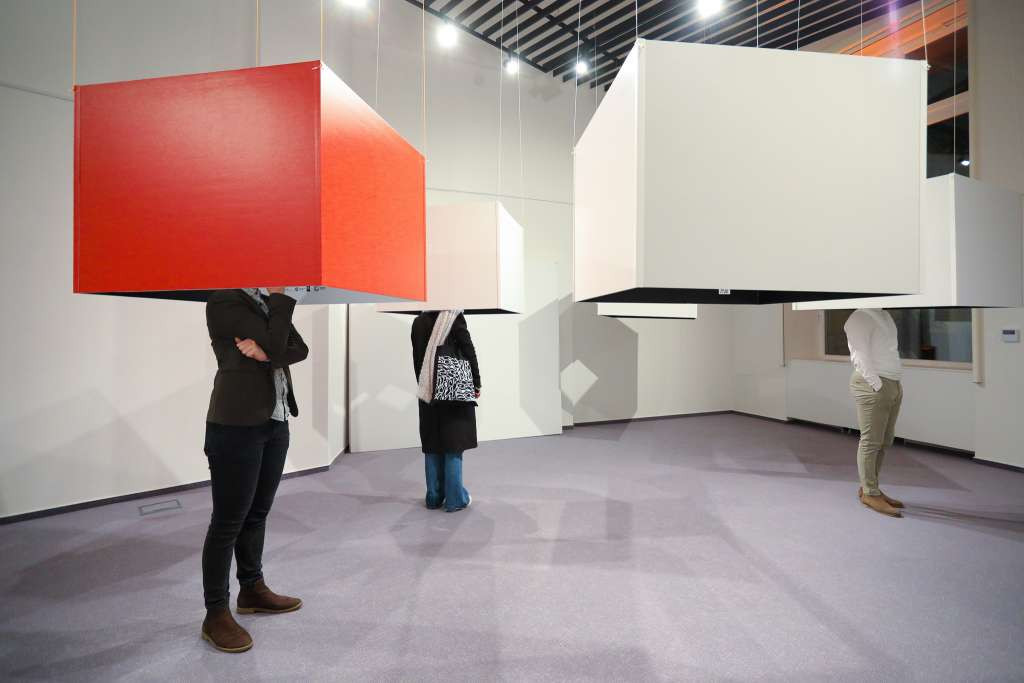 Ambasador EU Luigi Soreca otvara izložbu “Između četiri zida” u Mostaru