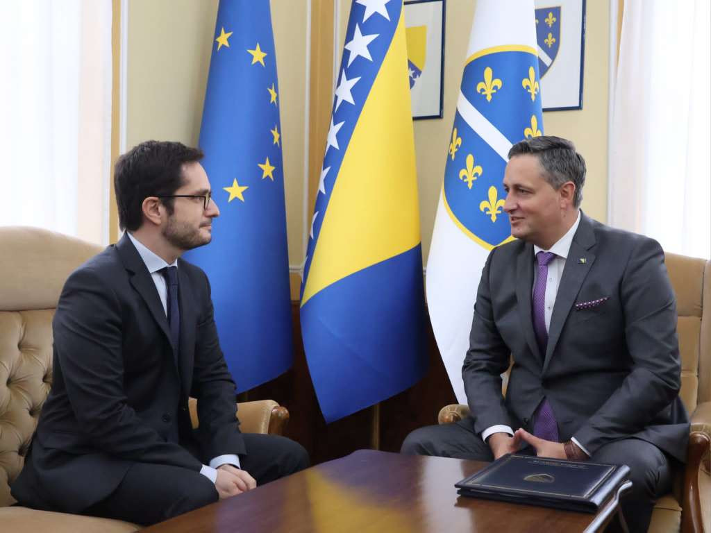 Bećirović razgovarao s novoimenovanim ambasadorom Republike Francuske Fransoom Delmasom