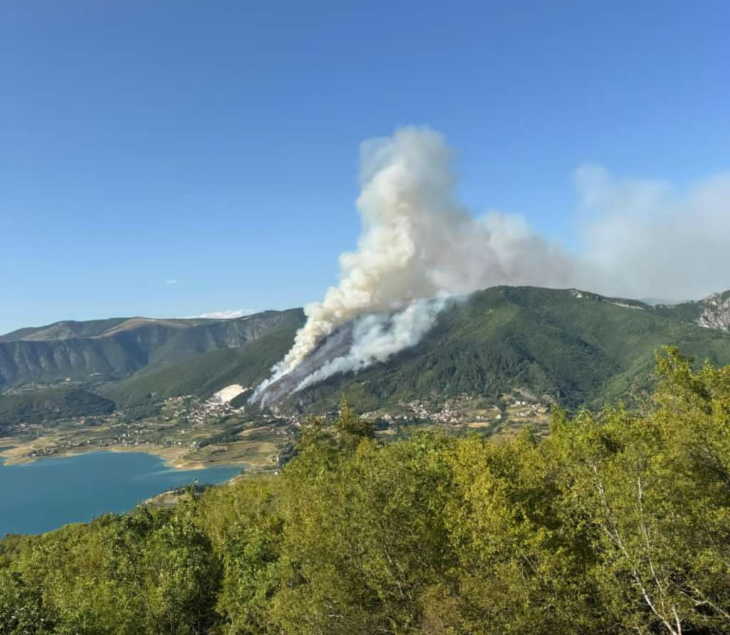 Požar kod Prozor-Rame pod nadzorom, helikopter OS-a BiH i jutros na terenu