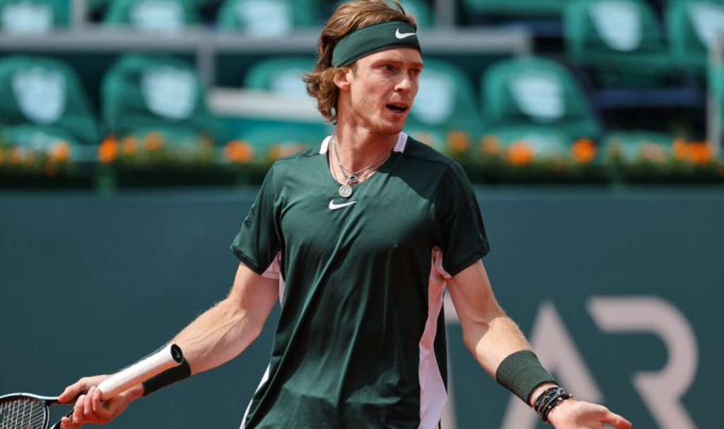 Ruski teniser Rubljov tvrdi da je zabrana koju je uveo Wimbledon 'nelogična i diskriminatorna'