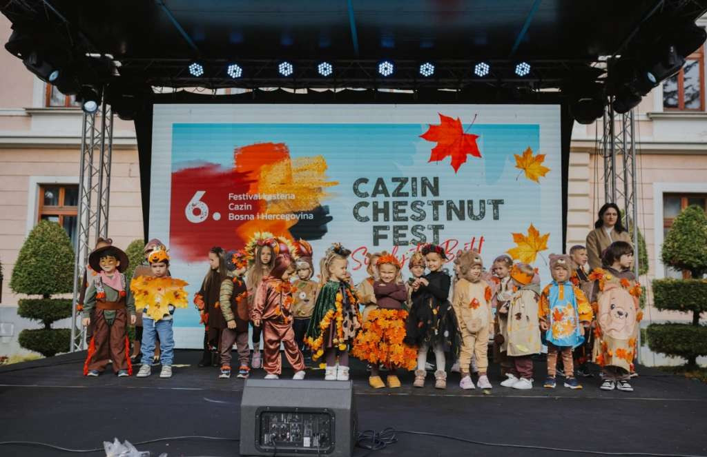 U Cazinu počeo 6. Chestnut Fest, trodnevna manifestacija u znaku kestena