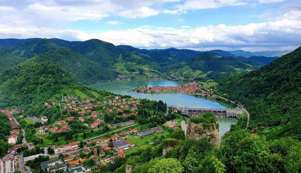 U Zvorniku danas izmjereno 29 stepeni, sutra u BiH oblačno, poslijepodne i tokom noći kiša