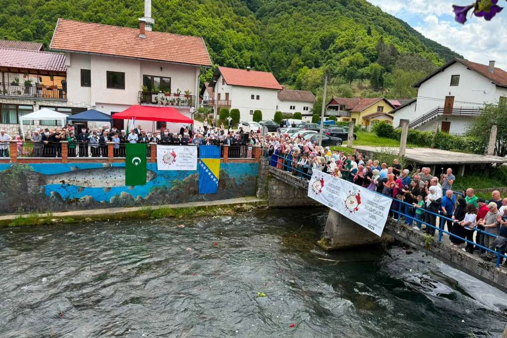 Hurtić prisustvovao obilježavanju 34. godišnjice 'Spomen njima po(r)uka nama' u Jajcu