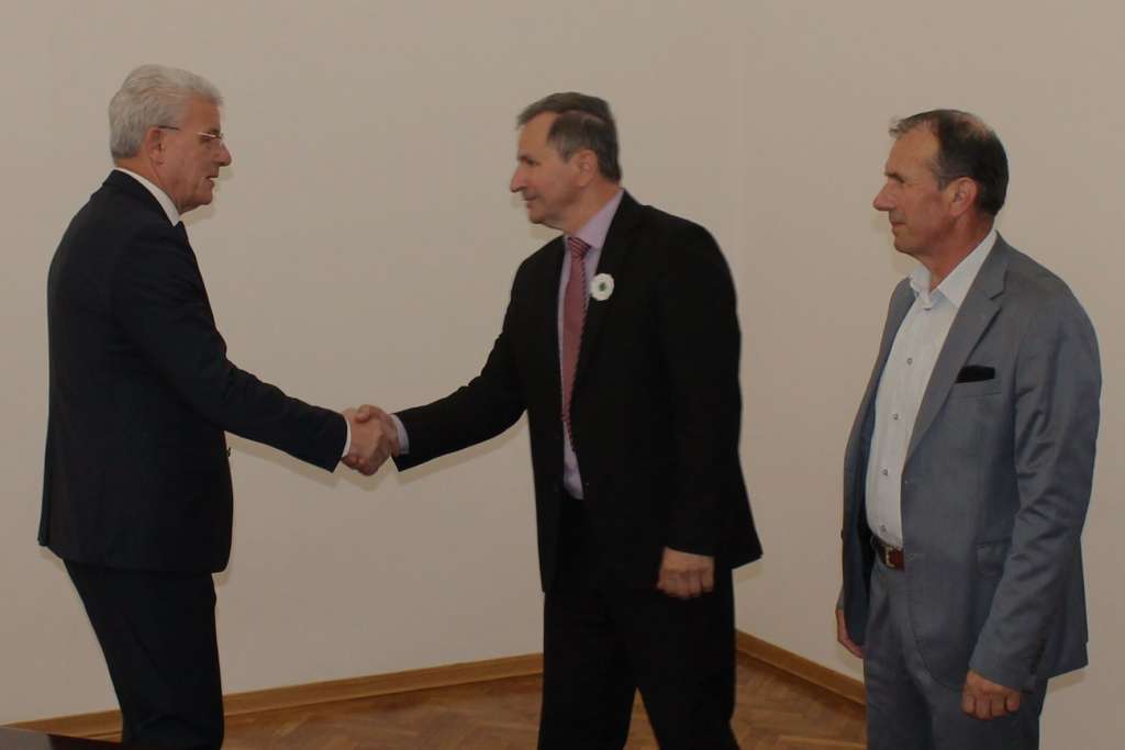 Džaferović primio rukovodstvo Odbora za obilježavanje 27. godišnjice genocida u Srebrenici