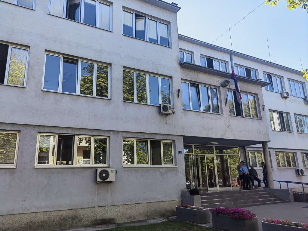 Prijedorska policija pronašla drogu, privedene tri osobe