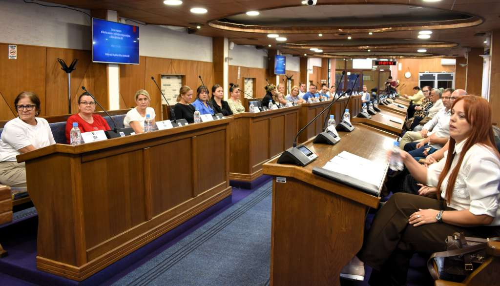 Javna rasprava o Nacrtu zakona o roditeljima njegovateljima u Distriktu